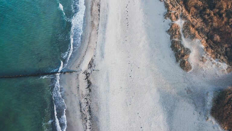 7 Ways Camera Movements Influence Storytelling